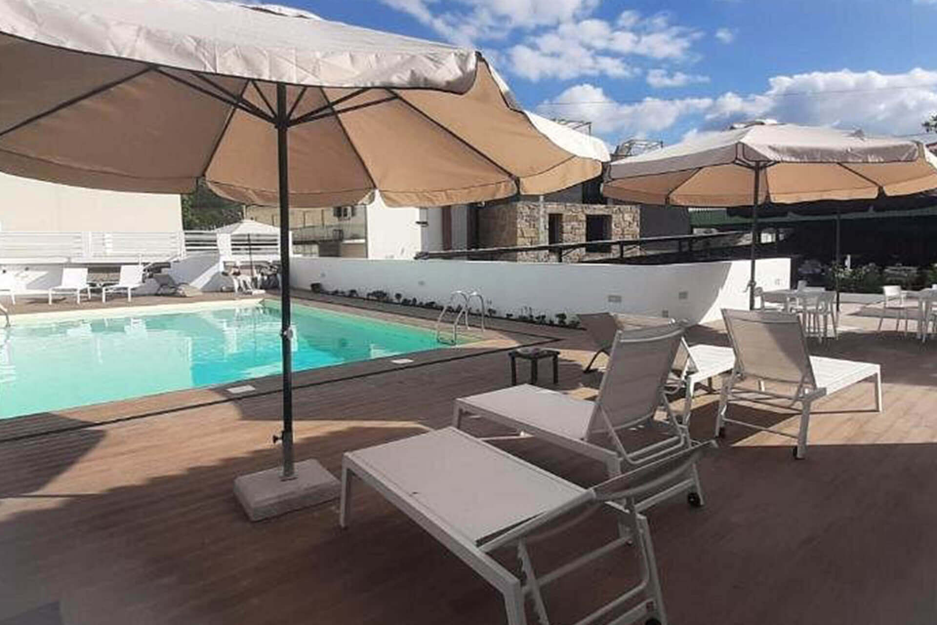 Piscina e Jacuzzi Hotel Apartamento Pantanha